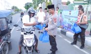 Wujud Sinergitas di Bulan Suci, Polresta Gorontalo Kota Bagikan 500 Paket Takjil Bersama Elemen Masyarakat