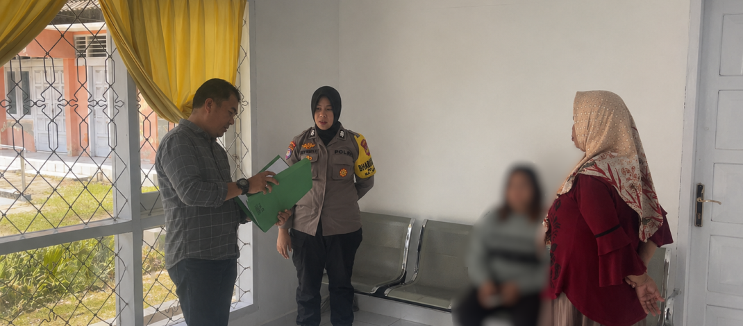 Wujud Kepedulian Polri: Bhabinkamtibmas Kelurahan Biawao Berikan Pendampingan Terhadap Anak Korban Perundungan Keluarga