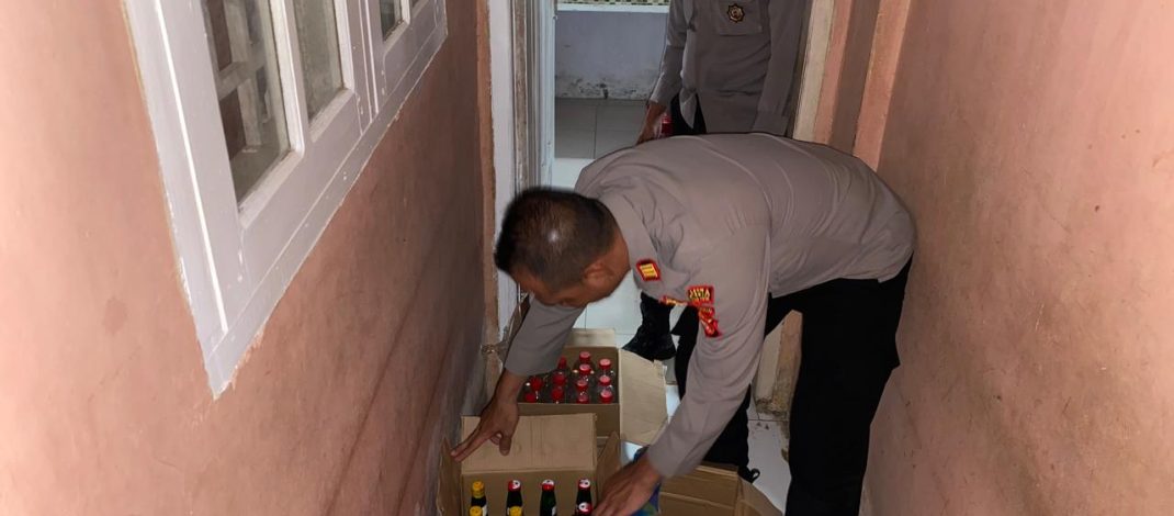 Puluhan Botol Miras Disita dari Tiga Lokasi Wujudkan Kamtibmas Kondusif di Kota Gorontalo