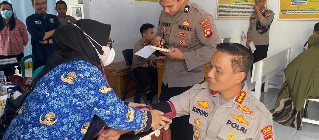 Sinergi dengan Puskesmas Hulonthalangi, Polresta Gorontalo Kota Gelar Cek Kesehatan Gratis untuk Personel dan Masyarakat