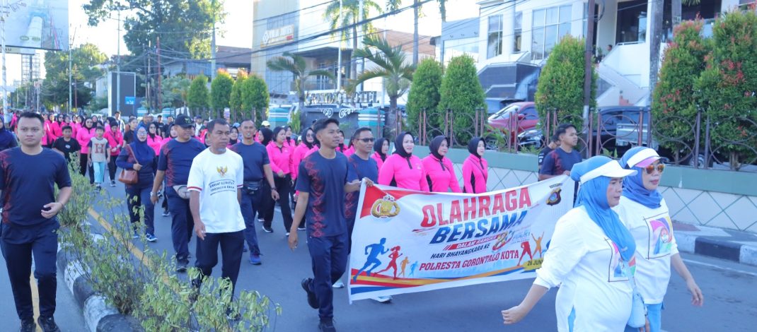 Semarak HUT Bhayangkara ke-80: Polresta Gorontalo Kota Gelar Olahraga Bersama Pererat Soliditas