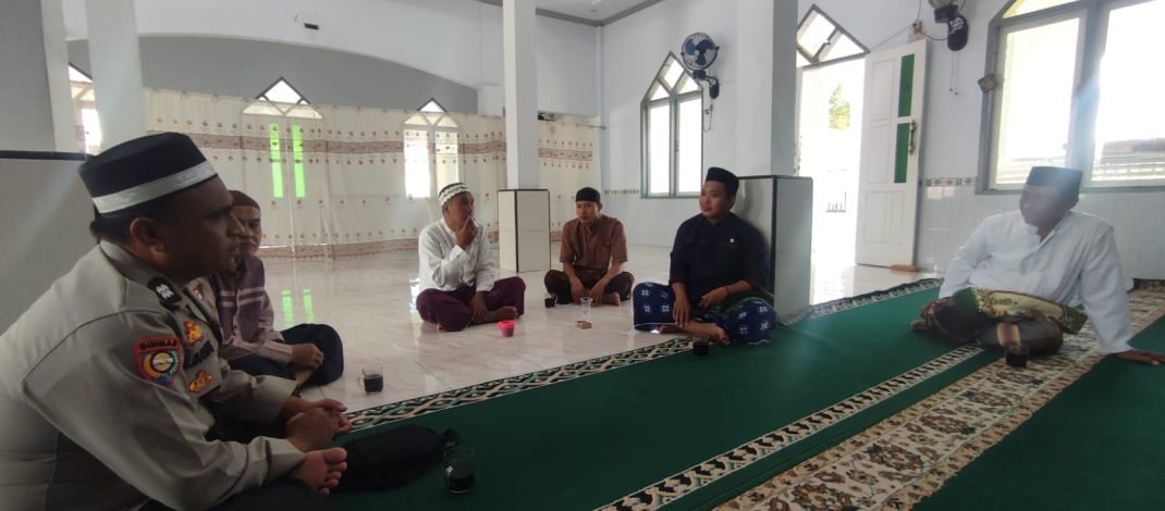 Gelar Safari Jumat di Masjid Mubarokah, Polsek Dungingi Imbau Warga Waspada Kebakaran di Musim Kemarau
