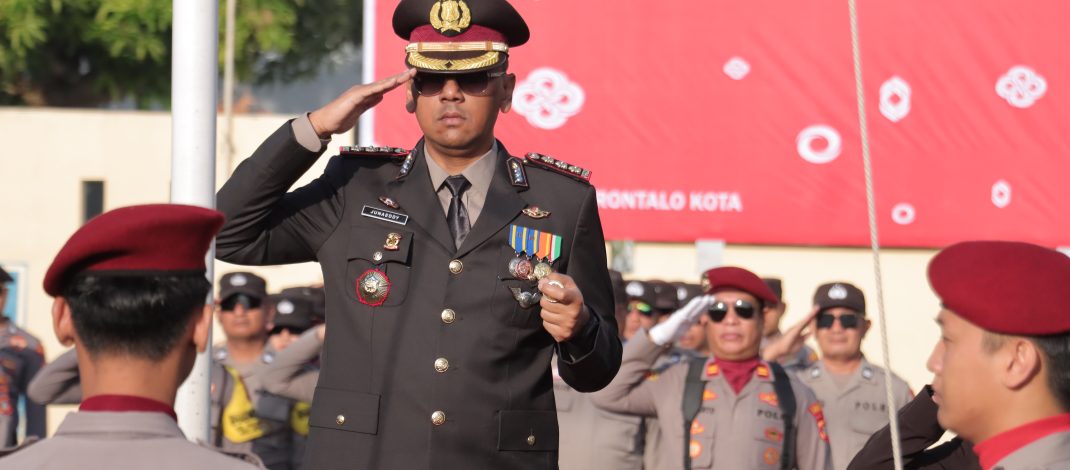 Polresta Gorontalo Kota Gelar Upacara HUT RI ke 81 dengan Khidmat dan Berikan Penghargaan Bagi Personel Berprestasi