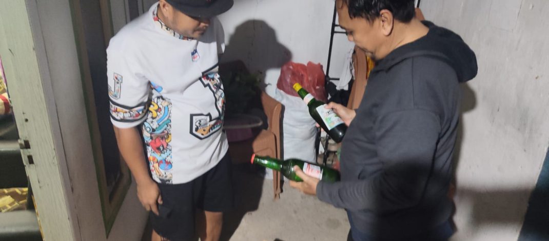 Gelar Razia KRYD Tengah Malam, Satres Narkoba Polresta Gorontalo Kota Sita Puluhan Botol Miras