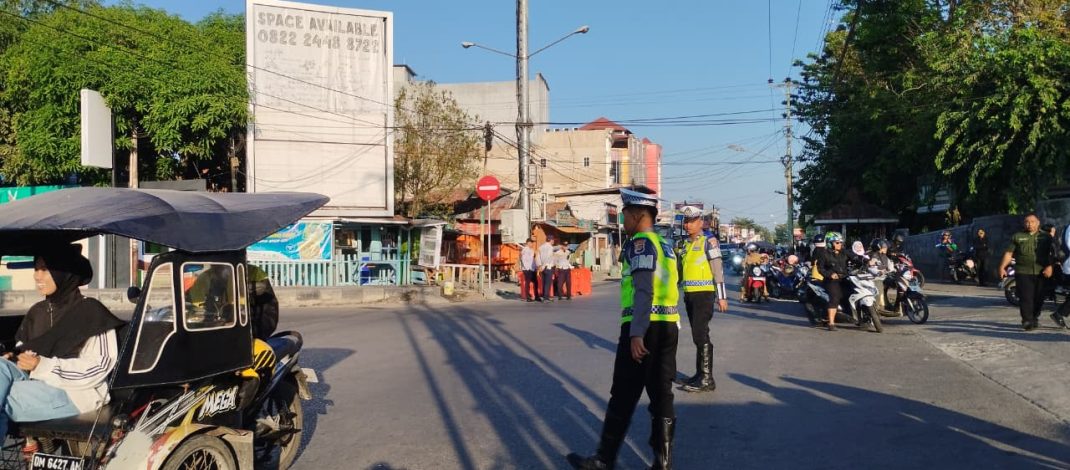 Hadir Lebih Awal, Satlantas Polresta Gorontalo Kota Gelar “Strong Point” Pagi Wujudkan Kamseltibcarlantas