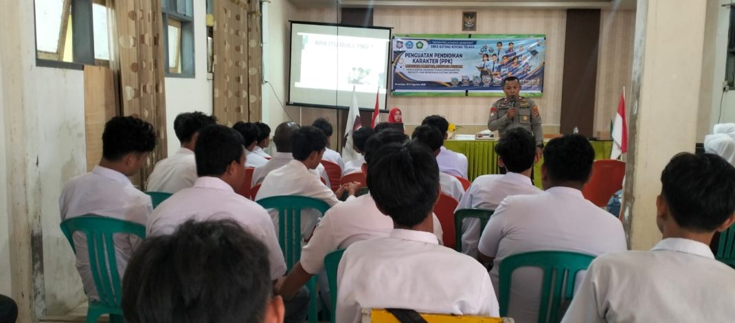 Kuatkan Karakter Siswa, Polsek Dungingi Berikan Pembekalan Bela Negara dan Anti-Bullying di SMK Gotong Royong