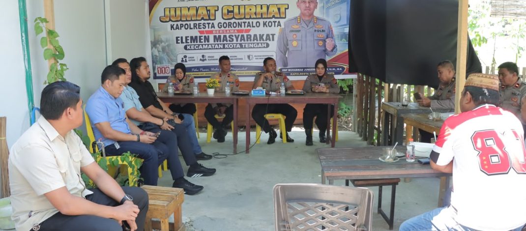 Kapolresta Gorontalo Kota Gelar “Jumat Curhat” di Warung KopiLimantan, Serap Aspirasi Warga Dulalowo Timur