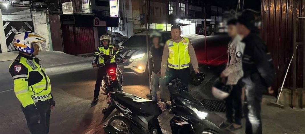 Polresta Gorontalo Kota Gelar Patroli Dini Hari di Bundaran Saronde, Antisipasi Balap Liar dan Jaga Kamseltibcarlantas
