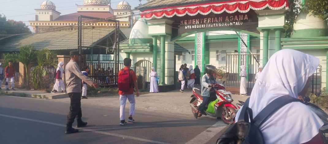 Wujudkan Kamseltibcar Lantas Pagi Hari, Polsek Kota Utara Gelar Strong Point di Kawasan Pendidikan