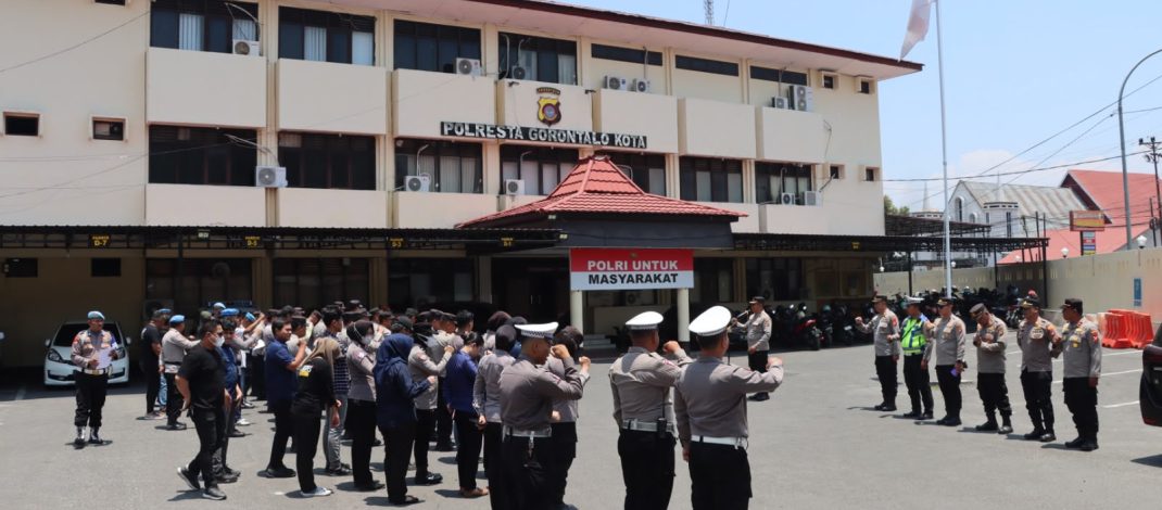 Kedepankan Sikap Humanis, Kabag Ops Polresta Gorontalo Kota Pimpin Apel Kesiapan Pengamanan Penyampaian Pendapat