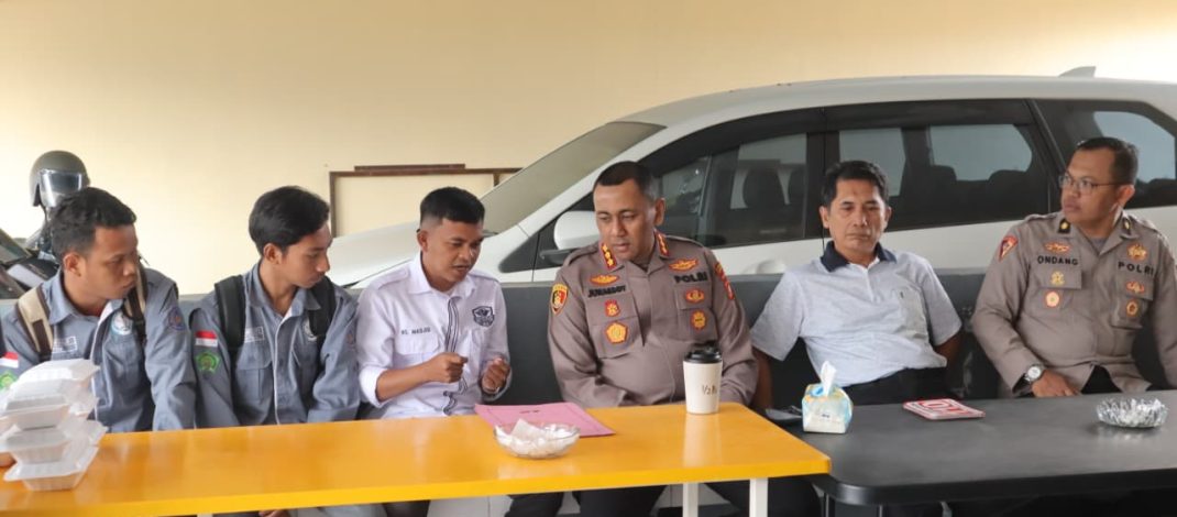 JUMAT CURHAT POLRESTA GORONTALO KOTA PERKUAT SINERGI DENGAN ALIANSI KESEHATAN DAN PENGEMUDI BENTOR